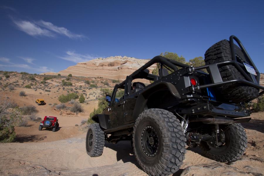 Jeep Wrangler Apache Concept 2012 года  (фото 23 из 30)